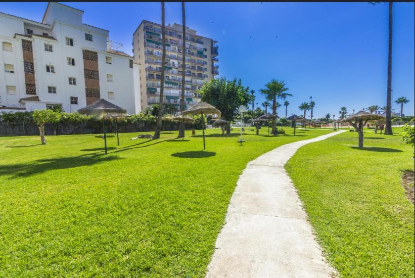 Apartamento En Benalmadena, Primera Linea De Playa エクステリア 写真